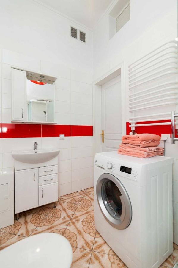 Ferienwohnung Три Кімнати Вулиця Грушевського 9 Центр Міста Львів Exterior foto